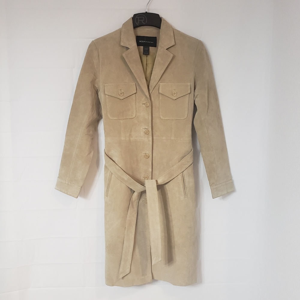 🛑STORE CLOSING🛑 100% Leather Coat